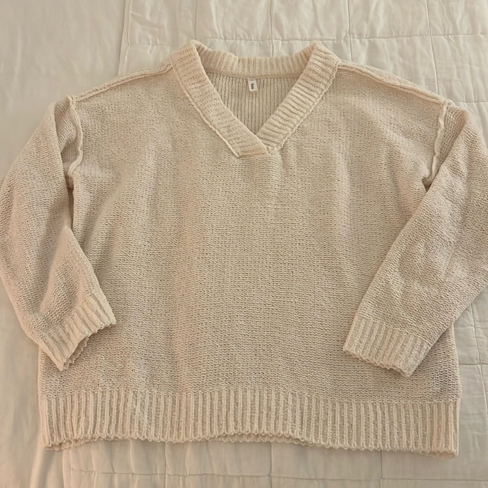 Wishlist / Solai the label cloud vneck sweater